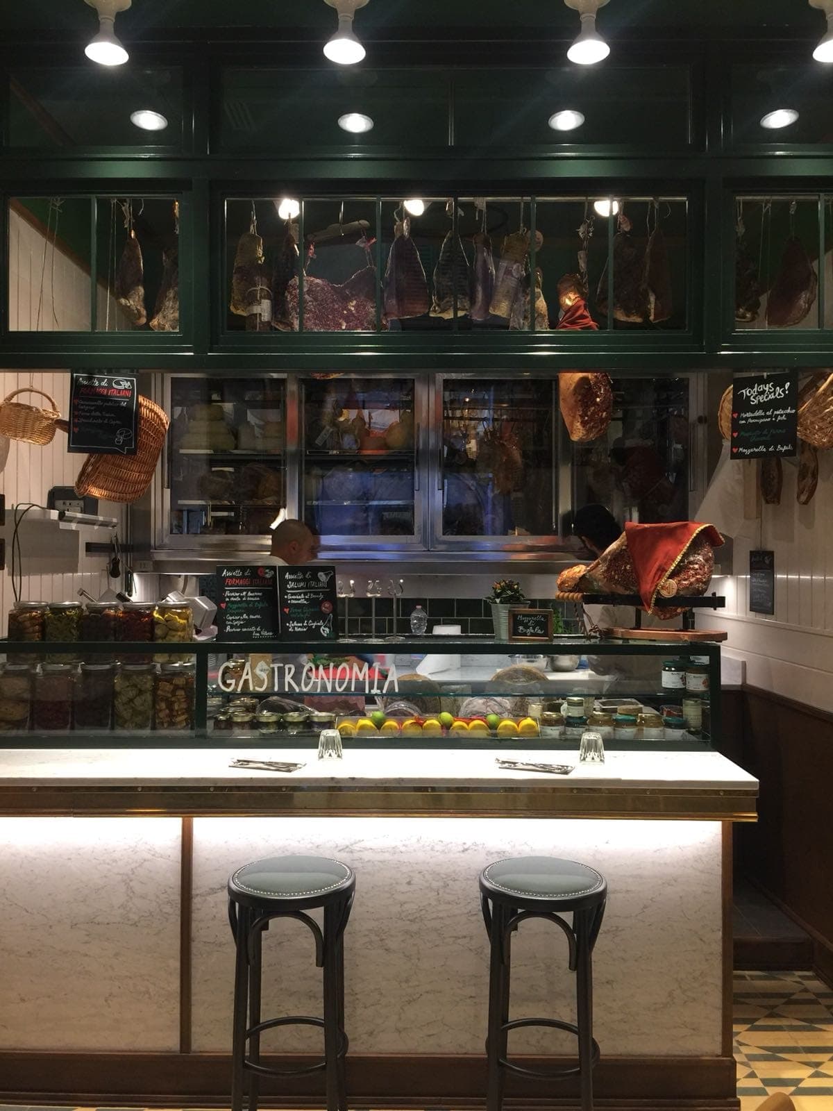 la taverna di adriano 4